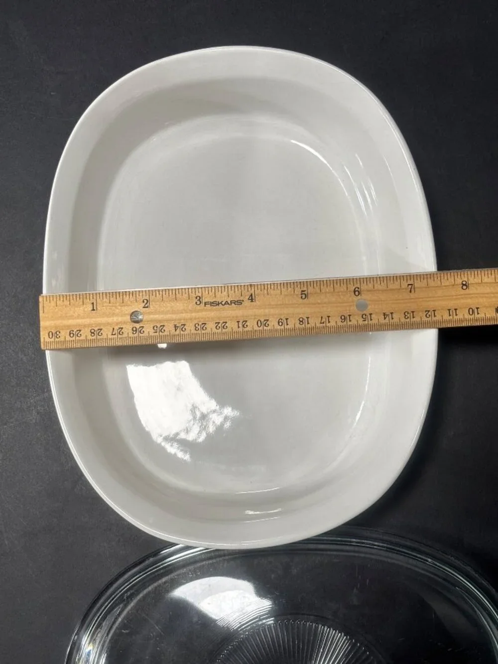 CorningWare French White 1 1/2 Qt Oval Casserole Dish With A Pyrex Glass Lid